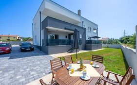 Domus Alba Apartments